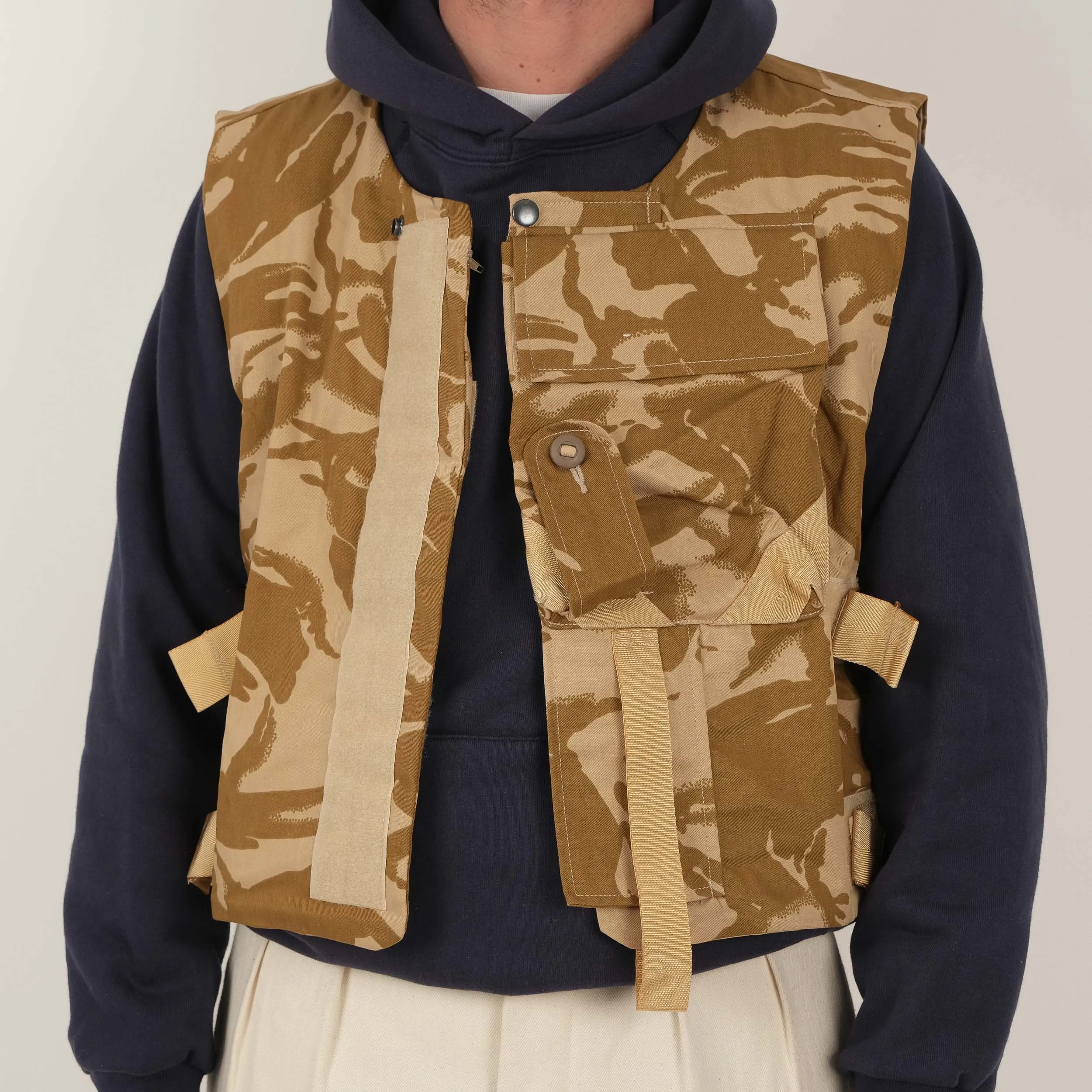 TACTICAL VEST